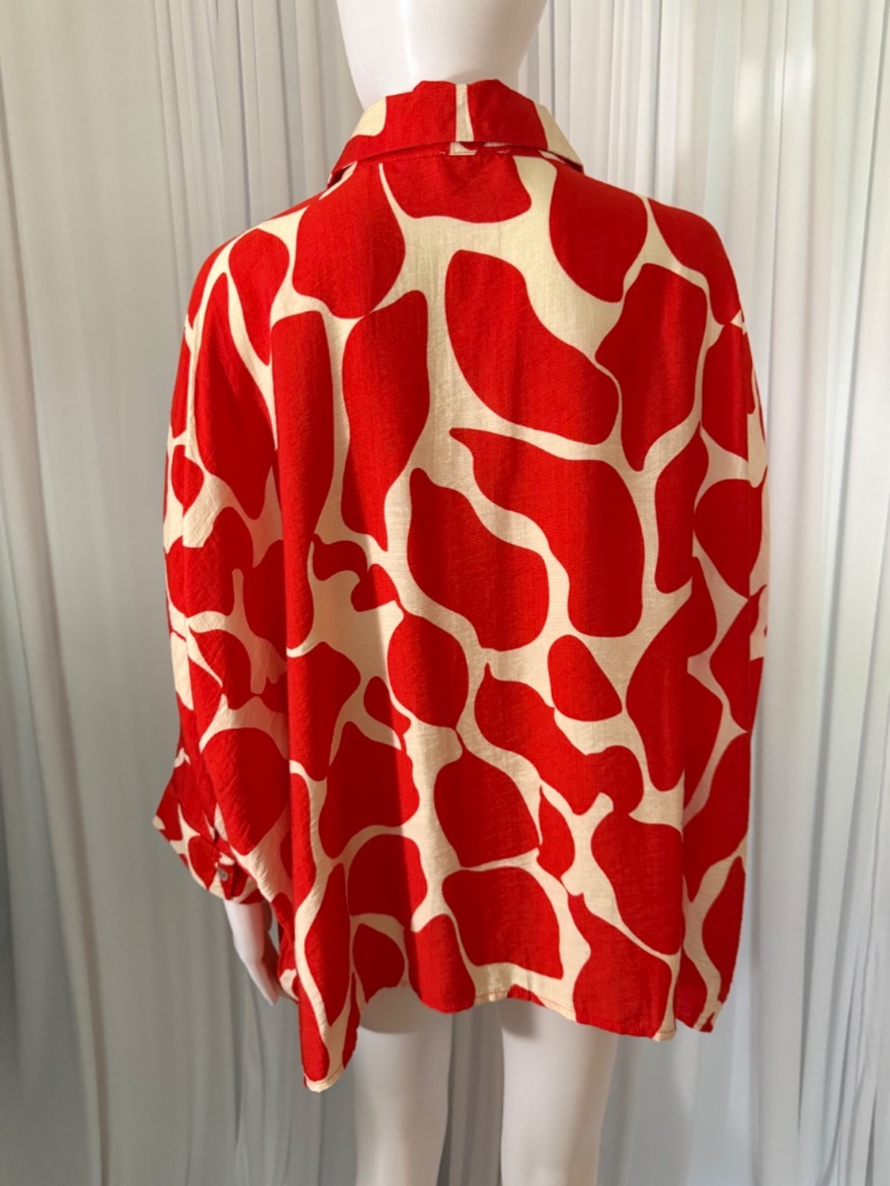 Umgee Red Abstract Print Oversized Button Front Blouse L NWOT - Picture 6 of 16